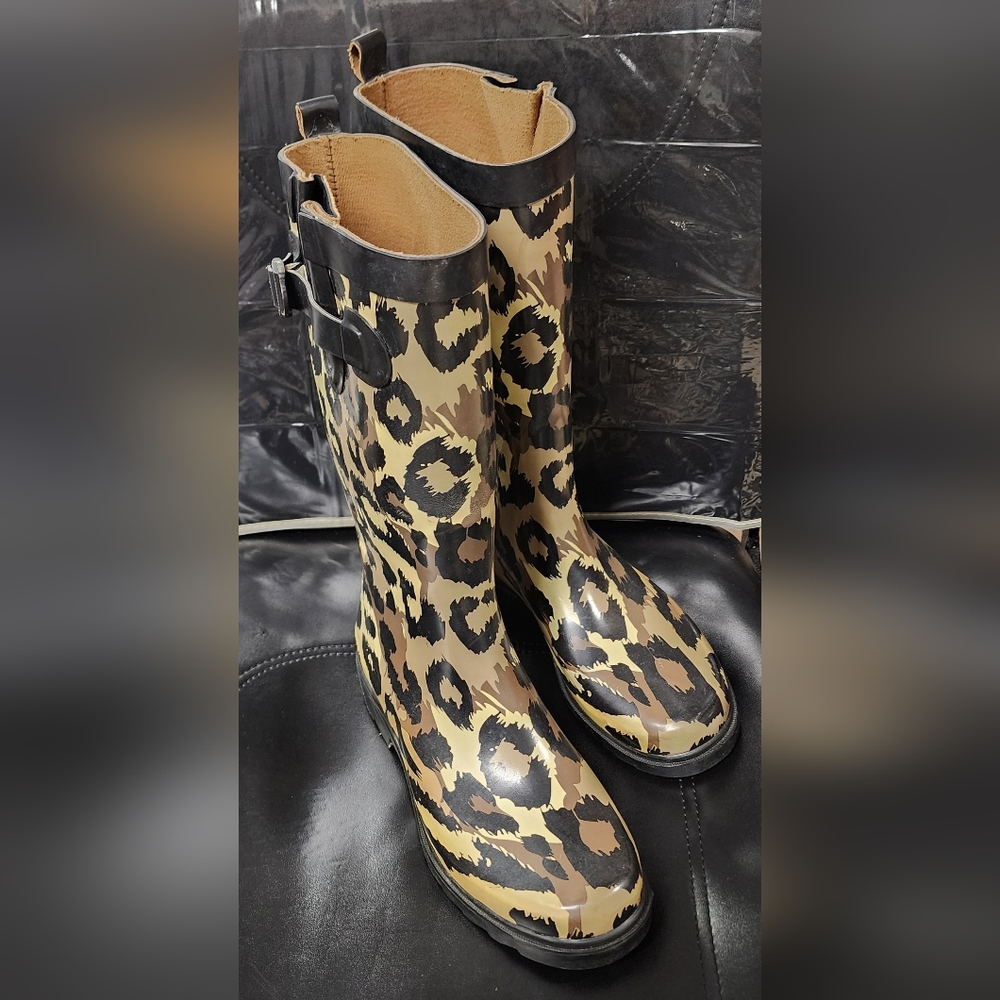 Rain Boots (size 9 Large Leopard)